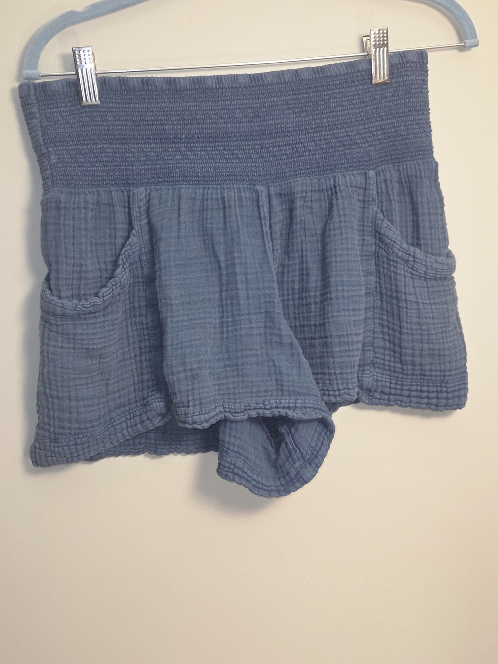 By Anthropologie Kaveri Blue Smocked Cotton Gauze Beach Shorts Size M